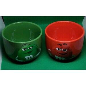 M & M's Candy Ceramic Snack Bowls   Set of 2  Red and Green Nice Mint...........